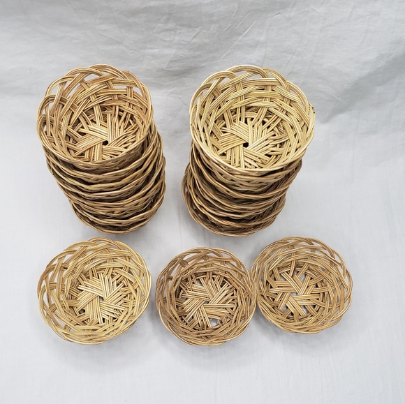 19 Mini Woven Bamboo Baskets - Picture 3 of 4
